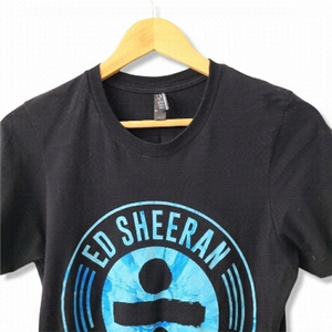 𝅺ED Sheeran Band  TShirt Womens Size Small Divide World Tour Concert